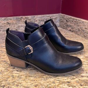 Dr. Scholl’s black Bobbi Booty